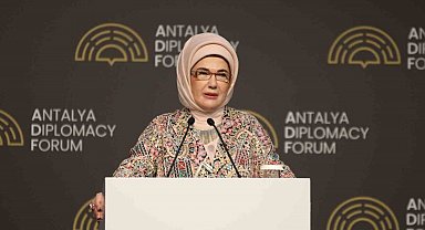 Emine Erdoğan: "Çocuklarımız için şiddeti özendiren ve sıradanlaştıran ne varsa, hangi mecrada ve ne kılıkta olursa olsun kararlılıkla mücadele etmek zorundayız"