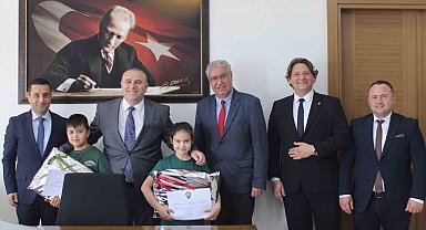 En çok kitap okuyan öğrencilere 'teşekkür' belgesi verildi