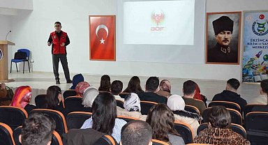 Erzincan'da öğretmenlere terörle mücadele farkındalık semineri