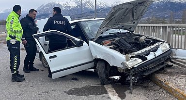 Erzincan'da trafik kazası: 2 yaralı