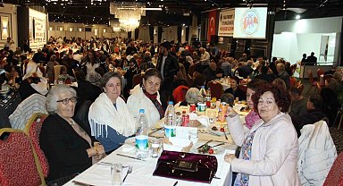 Erzincanlılar İzmir'deki dayanışma gecesinde bir araya geldi