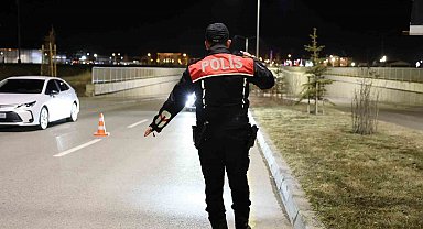 Erzurum Emniyeti suça ve suçluya göz açtırmıyor: 284 şahıs adalete teslim edildi