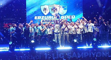 Erzurumspor FK şampiyonluk kupasını aldı