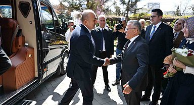 Eski bakan Çavuşoğlu: "Kayseri, dünyaya örnek bir şehir"