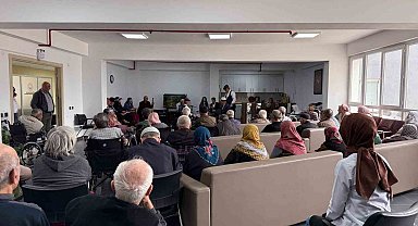 Eskişehir'de huzurevi sakinleri için tiyatro gösterisi düzenlendi
