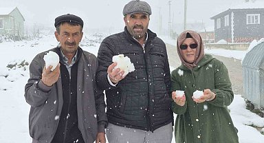 Eskişehir'in yüksek kesimdeki mahallesi kışa geri döndü