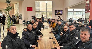 ETÜ'lü gençlerden polislere anlamlı sürpriz