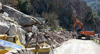 Faralya'da heyelan müdahalesi