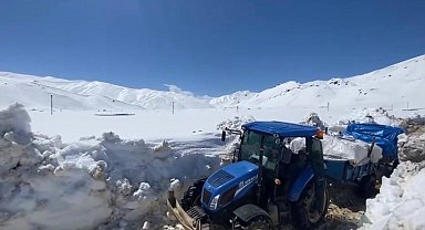 Faraşin Yaylası'nda göçerlerin zorlu dönüşü: Karı hesaba katmayınca mahsur kaldılar