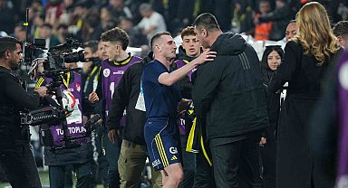Fenerbahçeli futbolculardan derbi galibiyeti coşkusu
