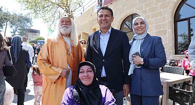 Festivalde Osmanlı geleneği yaşatıldı, ciğer tezgahları davul zurna ile şenlendi