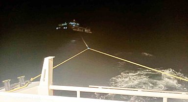 Fethiye açıklarında makine arızası nedeniyle sürüklenen tekne kurtarıldı