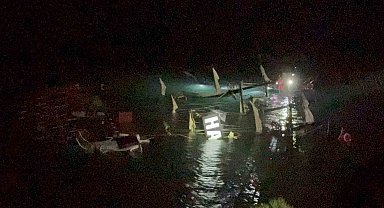 Fethiye'de kayalıklara çarparak batan teknedeki 6 kişi kurtarıldı, 1 kişi kayıp