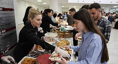 Fırat Üniversitesi'nde sınav öncesi öğrencilere 150 çeşit ev yemeği ikram edildi