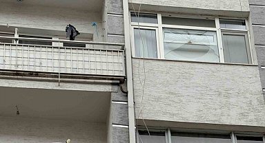 Fırtınada kırılan cam 6'ncı kattan vatandaşın üzerine düştü