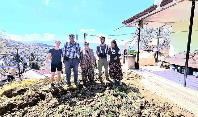 Fransız çift, Sarıgöl'de Türk misafirperverliğiyle tanıştı