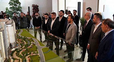Galatasaray Yönetim Kurulu, teknik heyet ve futbolcular, RAMS Park House Maslak Satış Ofisi'ni ziyaret etti