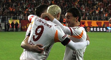 Galatasaray'da 2 değişiklik