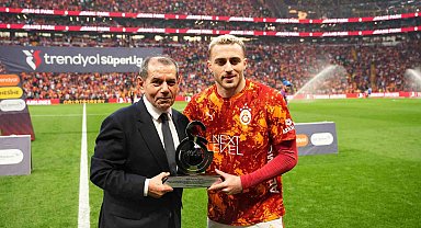 Galatasaray'da 200. maçına çıkan Barış Alper Yılmaz'a plaket