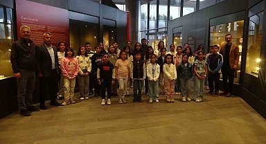 Gazele Gazel Korosu'nun çocuk sanatçıları Antakya'nın tarihi noktalarını gezdi