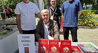 Gazeteci Mürsel Acay İzmir Kitap Fuarında okurlarıyla buluştu