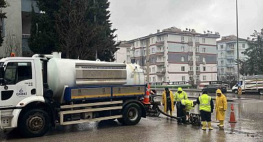 Gaziantep Büyükşehir yağışa karşı sahada