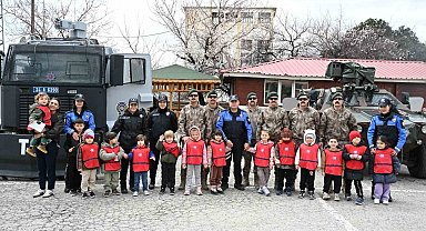 Geleceğin teminatı çocuklar polislik mesleğini tanıdı