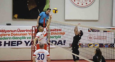 Gençlik Haftası kapsamında kurumlar arası voleybol turnuvası başladı