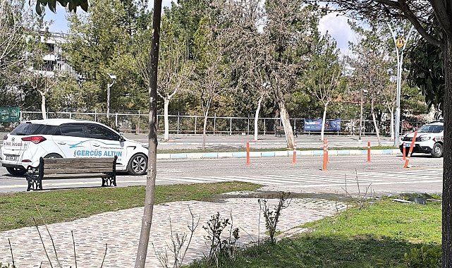 Gercüş'te bulvar işgali: Kaldırılmayan eğitim dubaları trafiği esir aldı