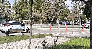 Gercüş'te bulvar işgali: Kaldırılmayan eğitim dubaları trafiği esir aldı