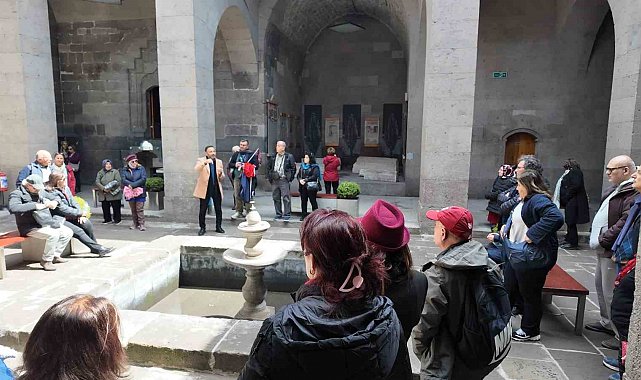Gevher Nesibe Tıp Tarihi Müzesi'ne hayran kaldılar