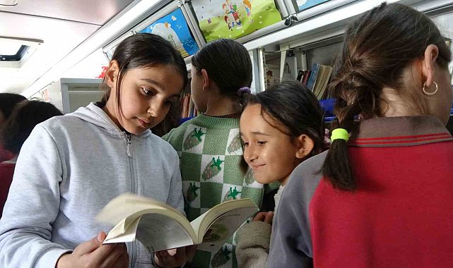 Gezici Kütüphane, 3 binden fazla kitabı okurlarla buluşturuyor