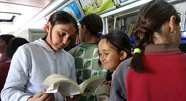 Gezici Kütüphane, 3 binden fazla kitabı okurlarla buluşturuyor