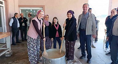 Gördes Tepeköy'de asırlık hayır geleneği binleri buluşturdu