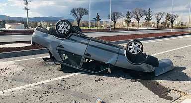 Görenleri dehşete düşüren kaza anbean güvenlik kamerasında