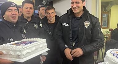 Görev başındaki polislere sürpriz kutlama