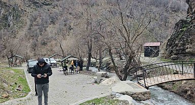 Gümüşkanat Şelalesi'ne yoğun ilgi