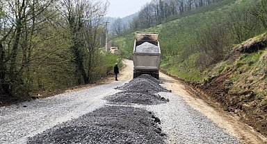 Gümüşova'da köy yolları yenileniyor