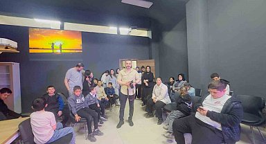 Güroymak MYO'dan özel çocuklar için fotoğraf etkinliği