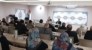 Hacı adaylarına kutsal yolculuk öncesi bilgilendirme