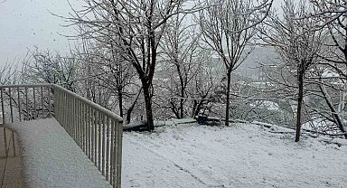 Hakkari beyaza büründü