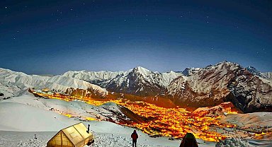 Hakkari manzarası geceye damga vurdu