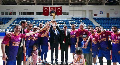 Hakkari şampiyonluk kupası Milli Eğitim Müdürlüğü'nün