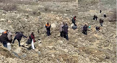 Hakkari-Van yolunda Jandarma ve AFAD'dan geçiş desteği