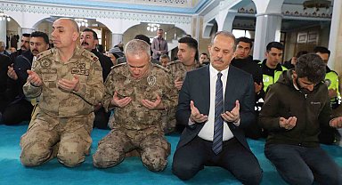 Hakkari'de şehitler için mevlit okutuldu