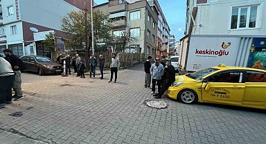 Harç karma makinesi, ticari taksinin üzerine devrildi