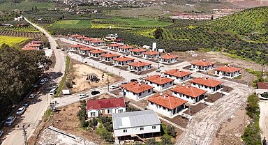 Hatay Büyükşehir Belediyesi'nin inşa ettiği köy evleri depremzede vatandaşların sıcak yuvası oldu