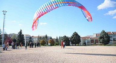Havacılık sektörü uzmanları öğrencilerle bir araya geldi