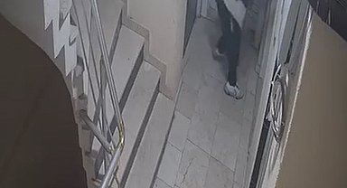 Hırsızlık için girdiği binada kapıları yokladı, açamayınca koridora tuvaletini yaptı