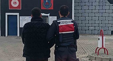 Hırsızlık suçundan aranan şahsı jandarma yakaladı